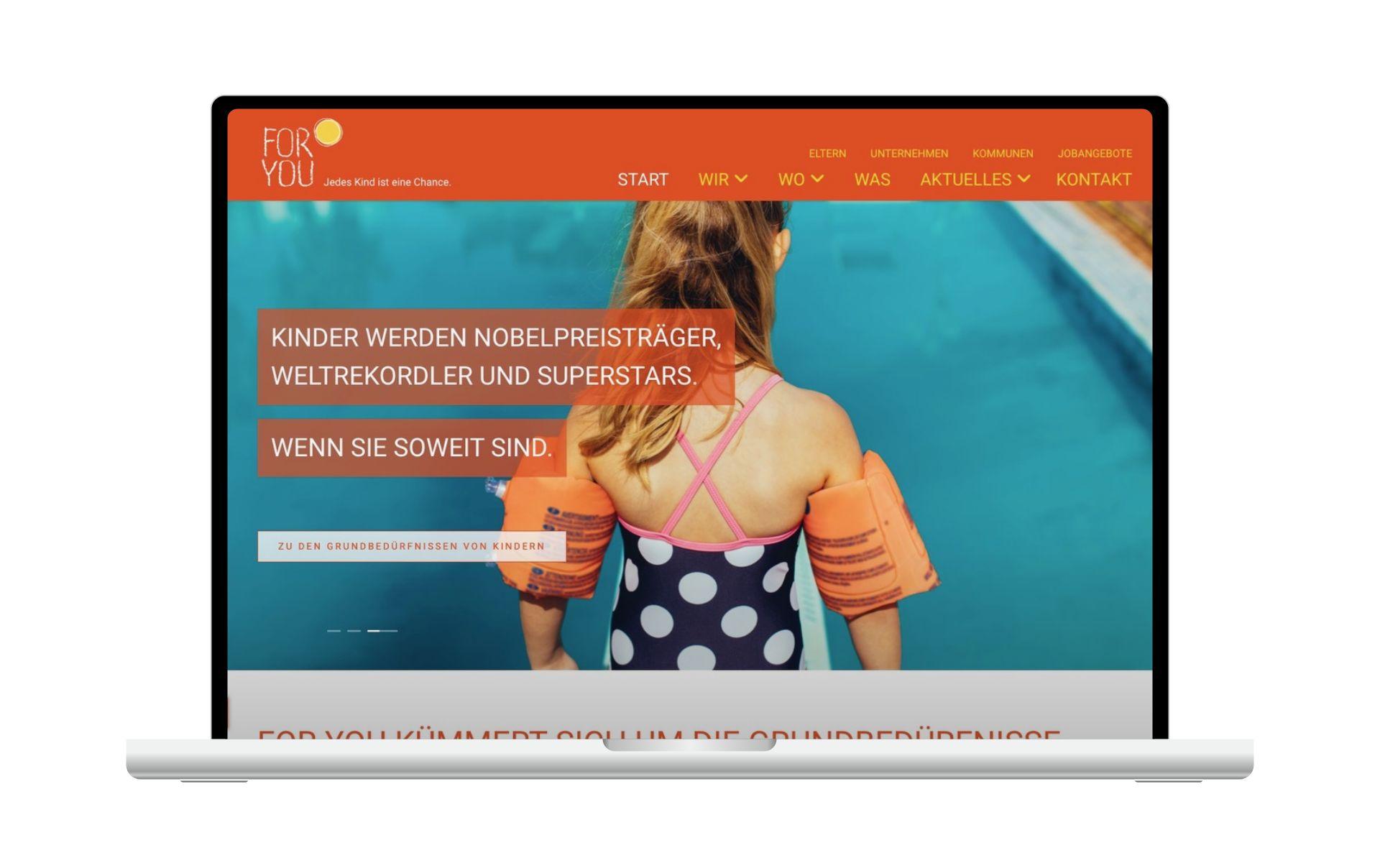 For You Website mit Navigation, Kinderfotografie und Informationen zur Kinderbetreuung